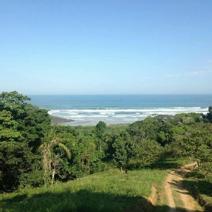 Junglez Eco Hostel Guarau Esterno foto